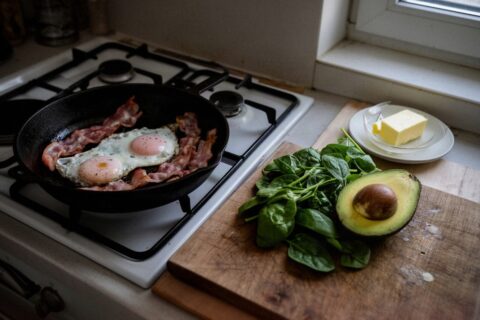 Dieta keto: na czym polega ketoza, co jeść i dla kogo nie jest